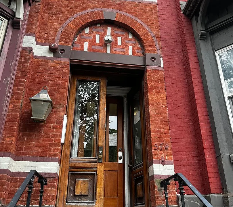 574 Madison Ave