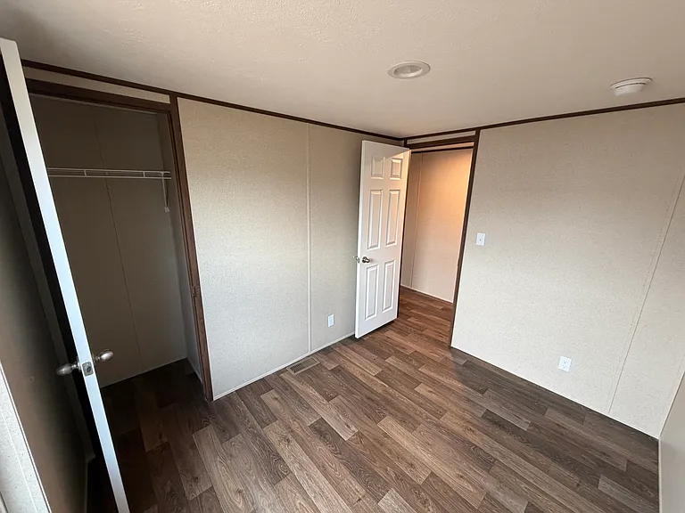 120 Linda Ln — Photo 6