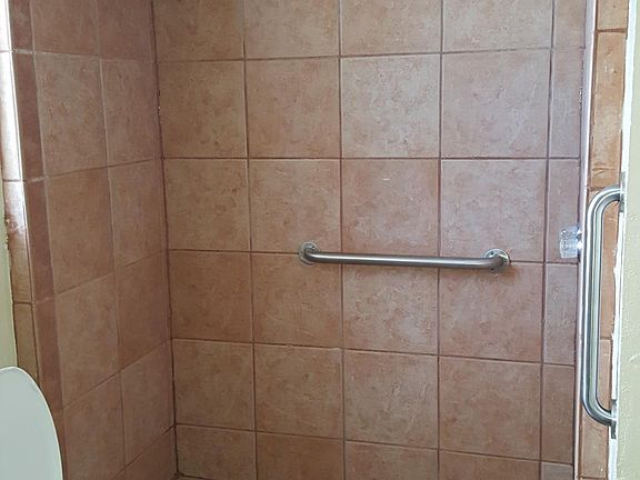 5th image of 3824 Olympic Ave
