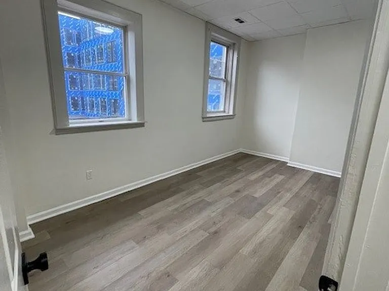 110 Hamilton St — Photo 4