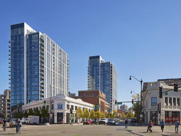 The Apartments at Lincoln Common