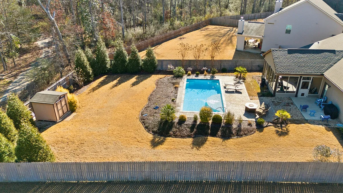 Building Photo - 253 Woodward Way