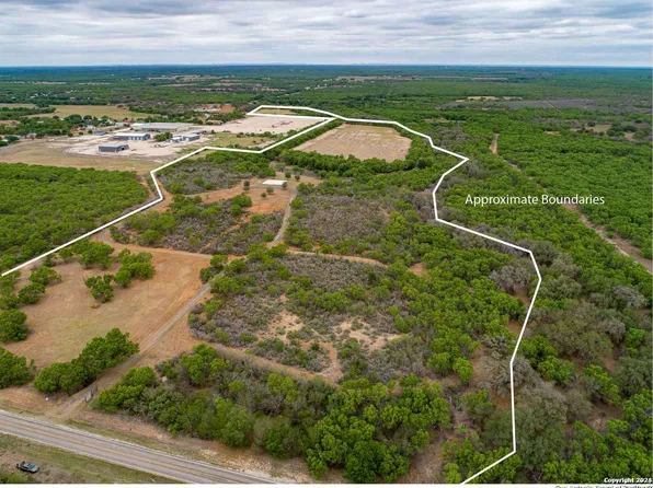 7152 FM-2200 S, Yancey, TX 78886