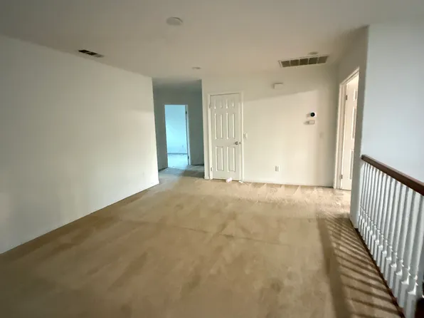 2264 Shanna Carle Dr, Corona, CA 92882