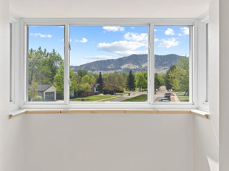 2666 Sherwood Cir — Photo 42