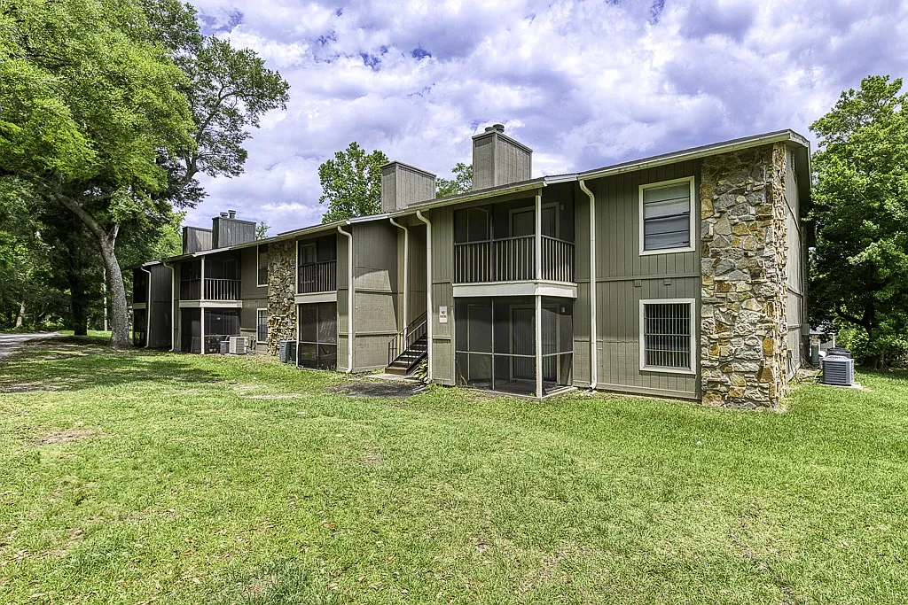 Jasmine Creek Apartments — Photo 1