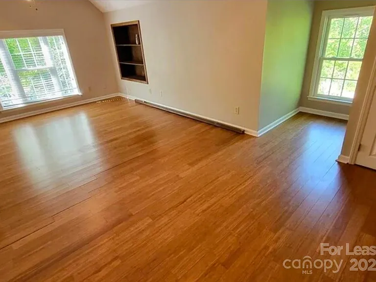 8711 Piccone Brook Ln — Photo 11