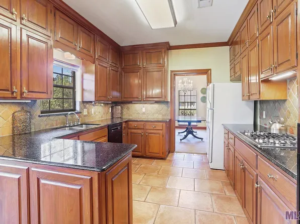 12728 N Oak Hills Pkwy, Baton Rouge, LA 70810