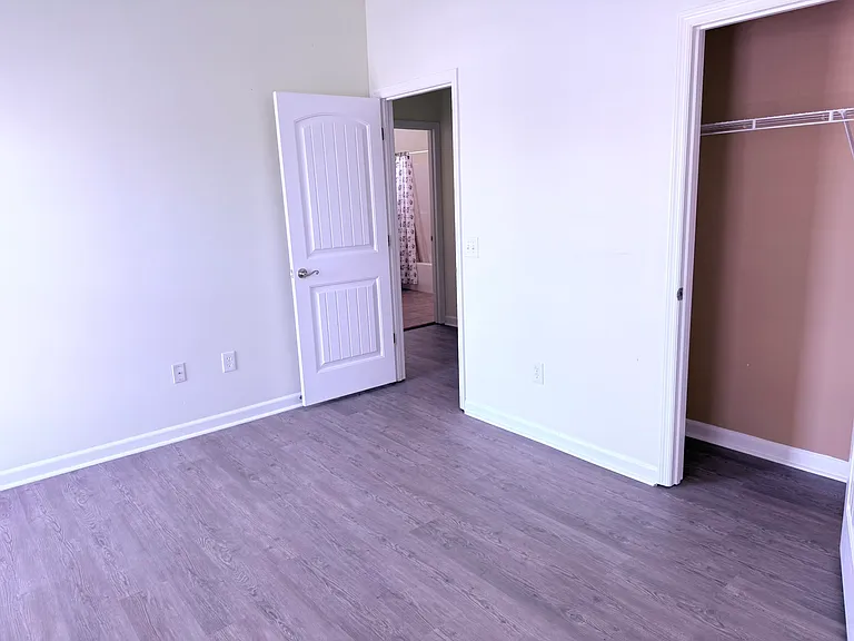 104 Saint Charles Pl — Photo 17