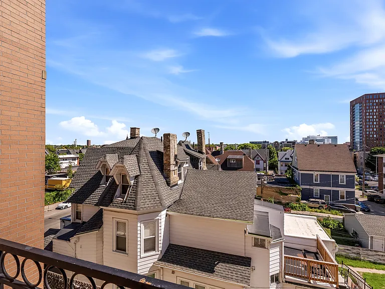 1920 N Farwell Ave #403 — Photo 35