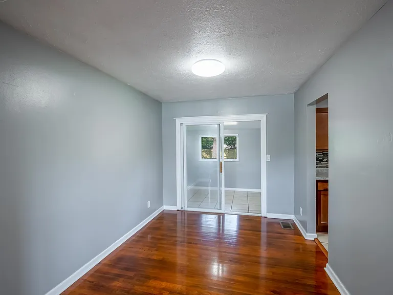 3351 Cesery Blvd — Photo 18
