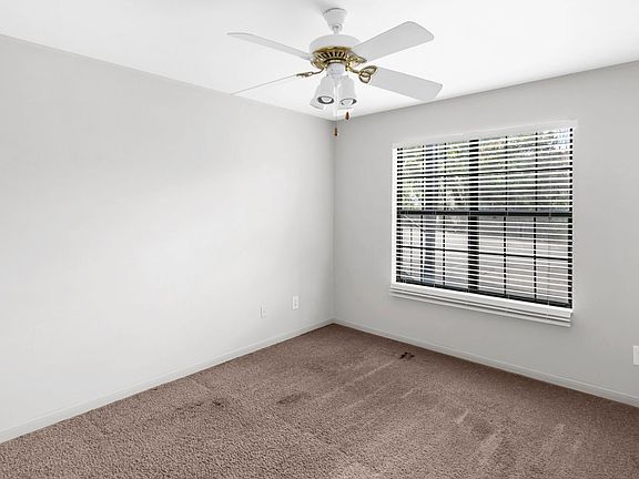 3rd image of 909 30th St S APT 16