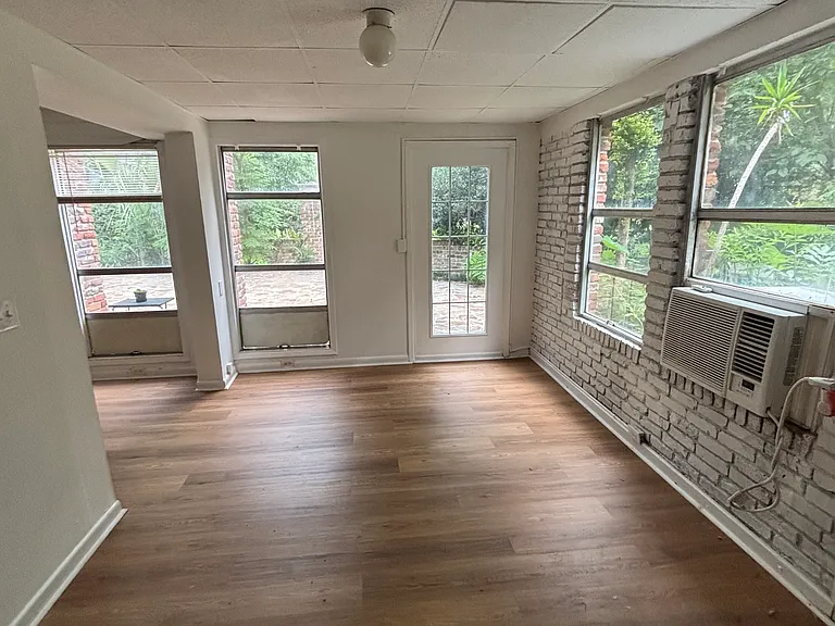 2353 Spring Park Rd #5 — Photo 6