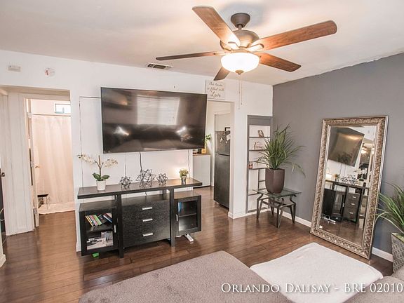 4th image of 2467 Knoll St