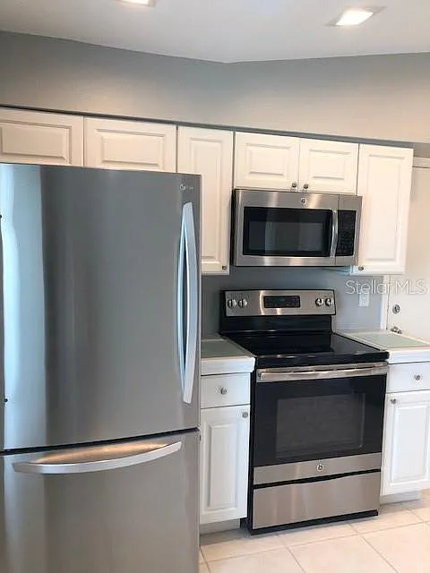 3 bed, 2.0 bath, 1272 sqft, $2,500 — Photo 3