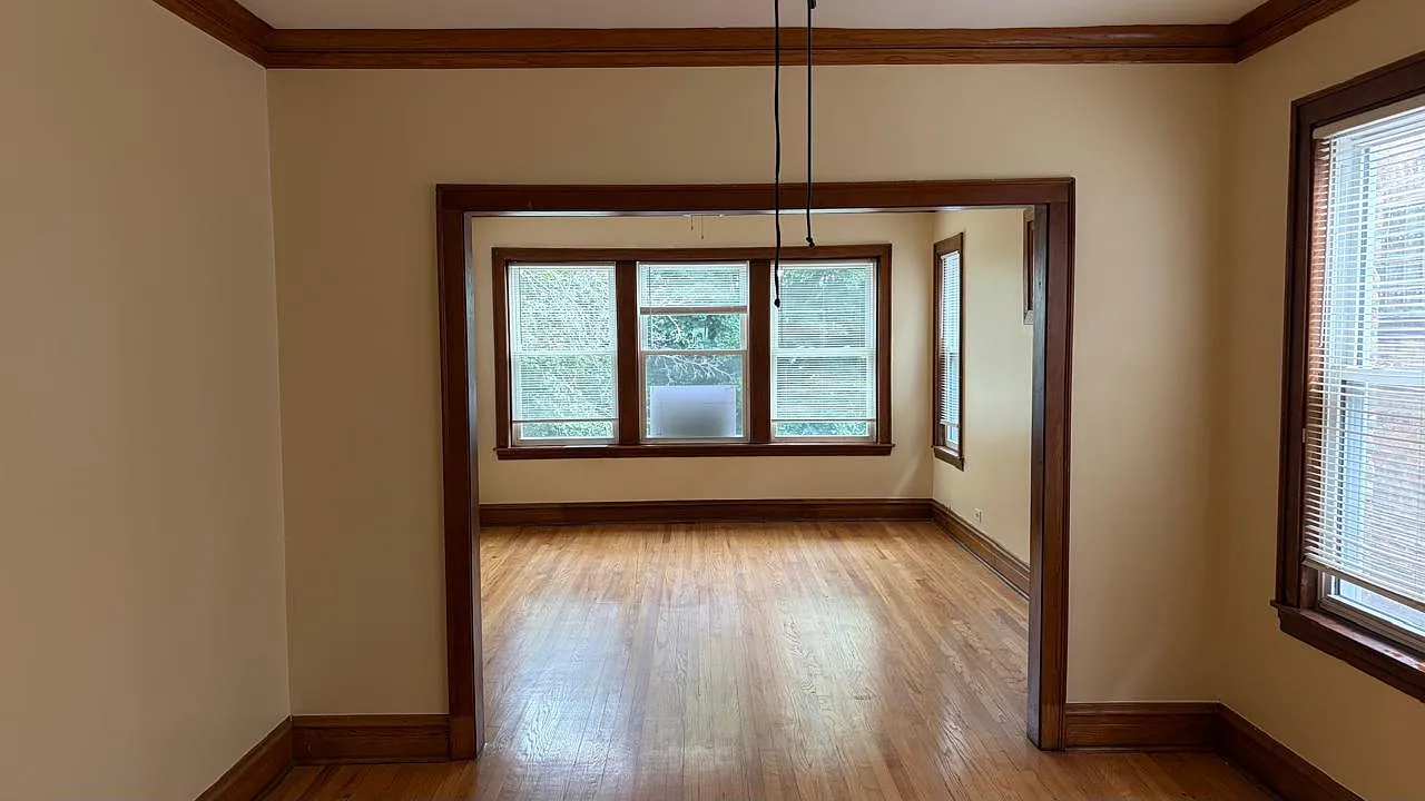 2 bed, 800 sqft, $1,600 — Photo 2