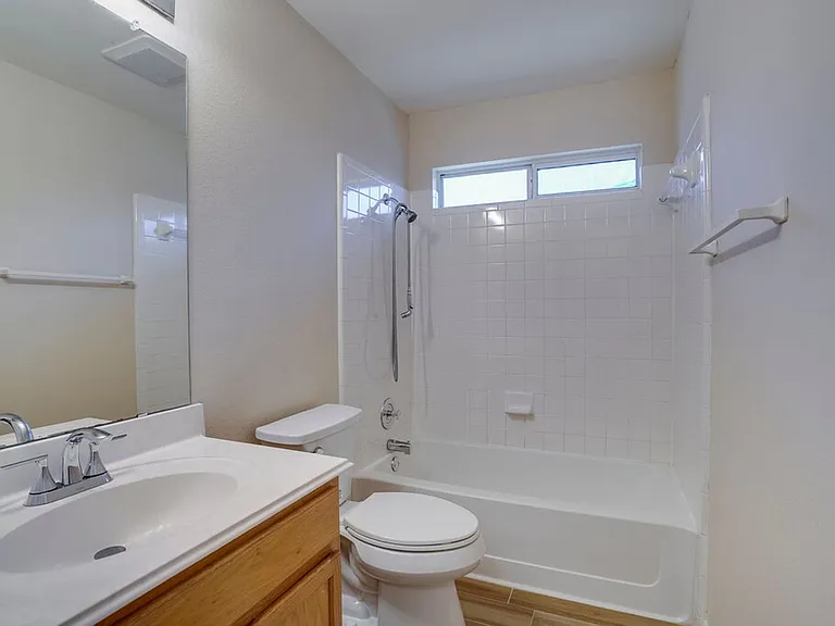 1013 Lantana Ln — Photo 14