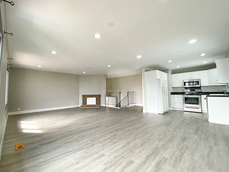living room, kitchen and entrance