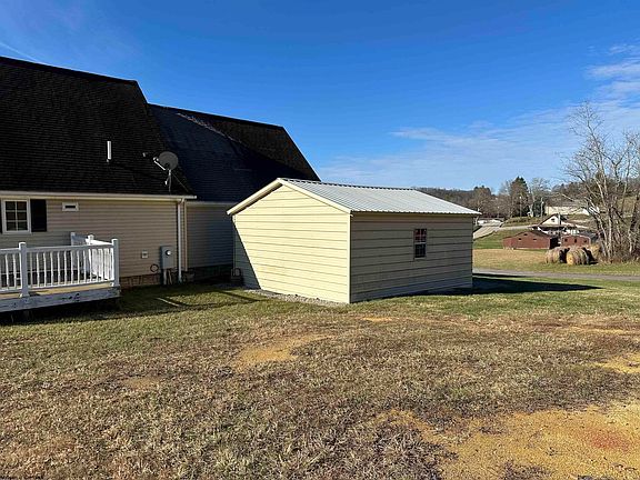 4th image of 30 Forbes Dr