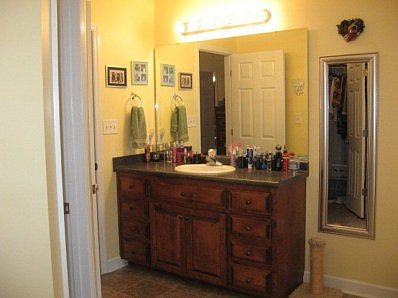 5th image of 272 Hilltop Cir