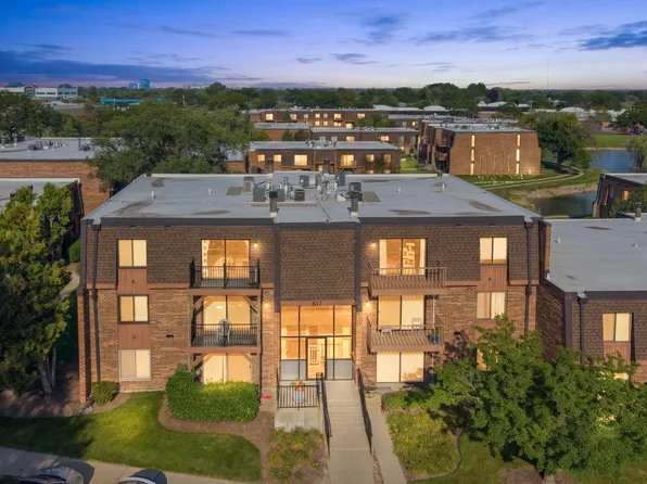 617 Limerick Ln APT 2B, Schaumburg, IL 60193