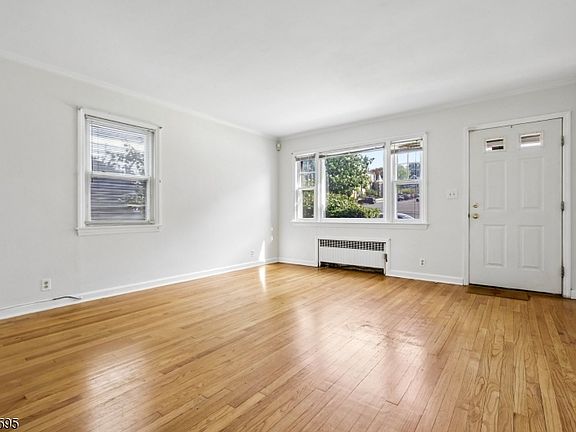5th image of 209 Academy St #A