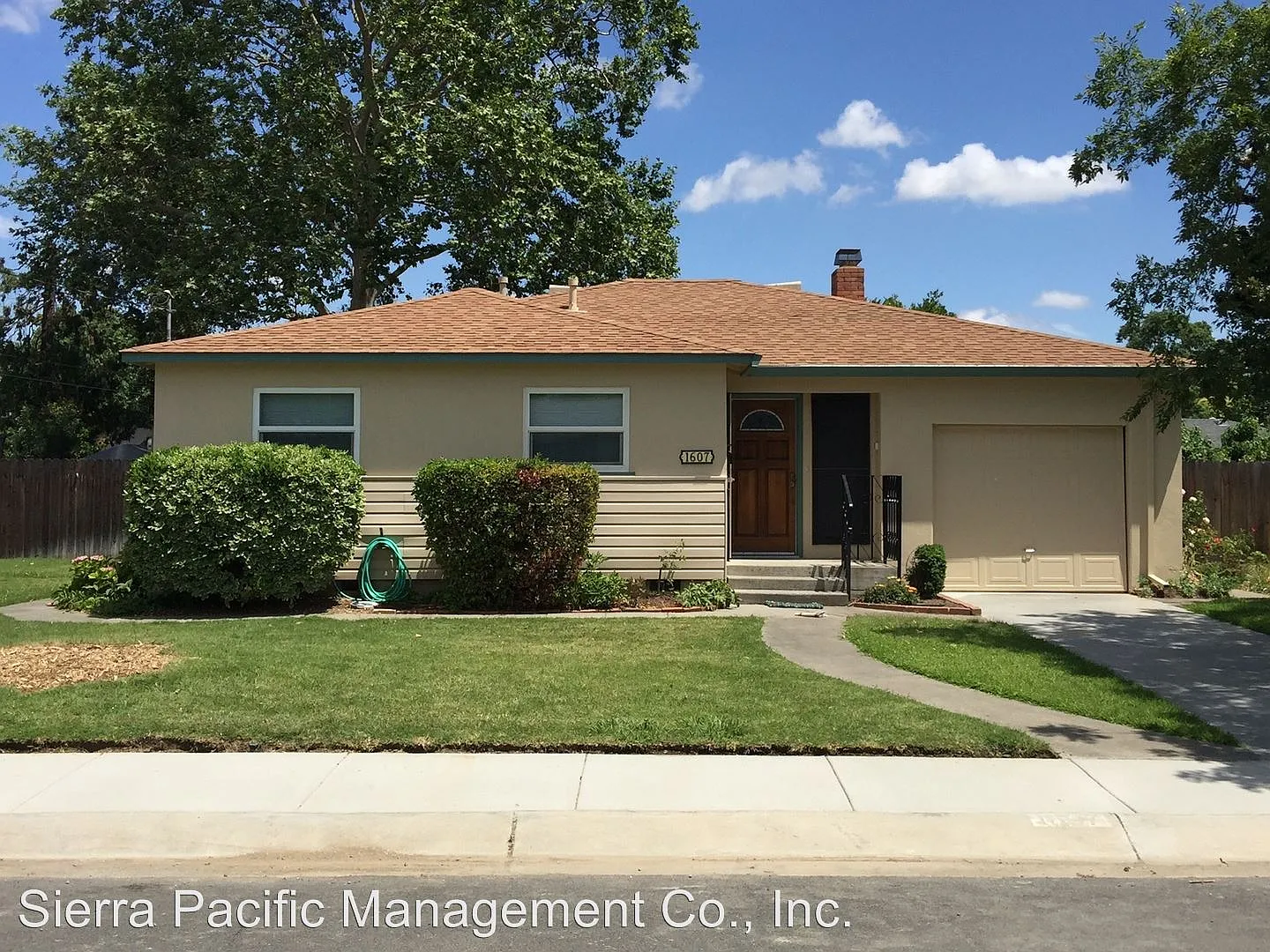 1607 Sunset Way photo 1