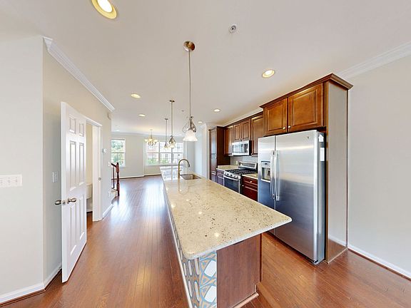 2nd image of 3616 Summer House St