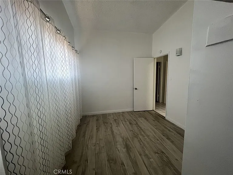 536 Sandsprings Dr — Photo 8