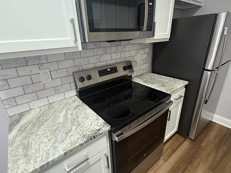 713 E Maple St #3 — Photo 4