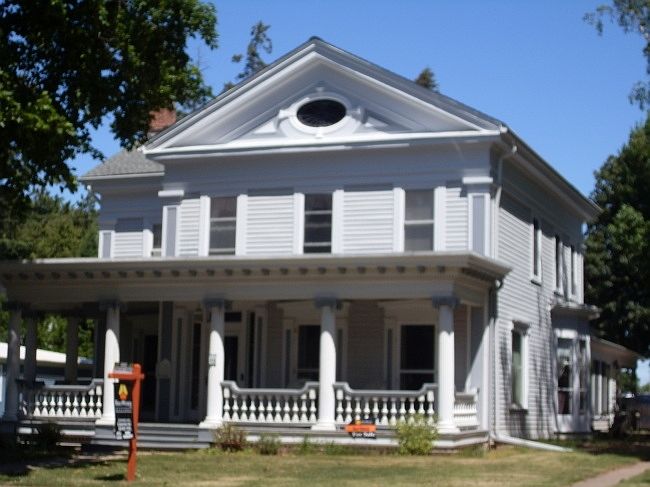 1st image of 217 E Park Ave