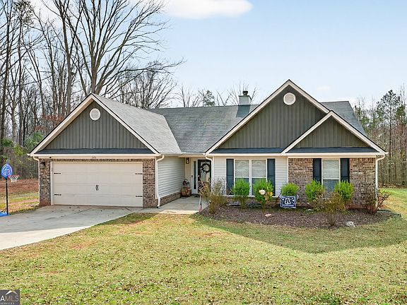 5th image of 225 Tyler Way