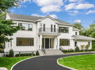 33 Brookby Rd, Scarsdale, NY 10583