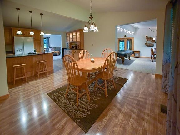Open floor plan kitchen.