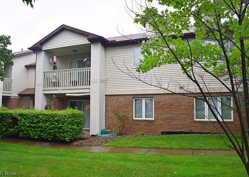 1st image of 7128 Village Dr