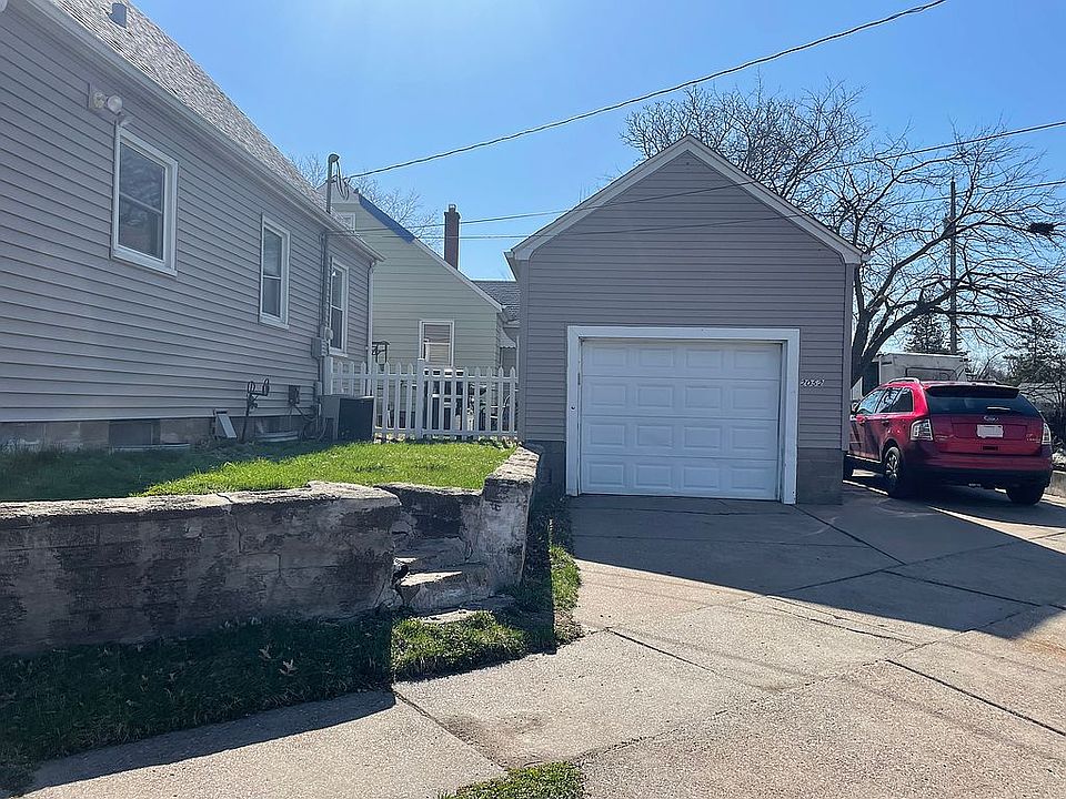 2052 Hickory Grove Rd Davenport, IA, 52804 Apartments for Rent Zillow