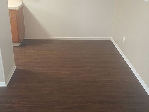 3rd image of 305 N Broadway APT 2