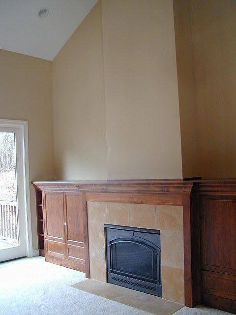 2nd image of 260 Mill St