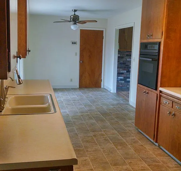 9785 McAnarlin Ave — Photo 6