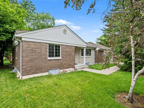 1 Castle Dr, Dayton, OH 45429