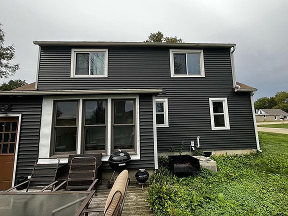 2nd image of 340 Maple AVENUE