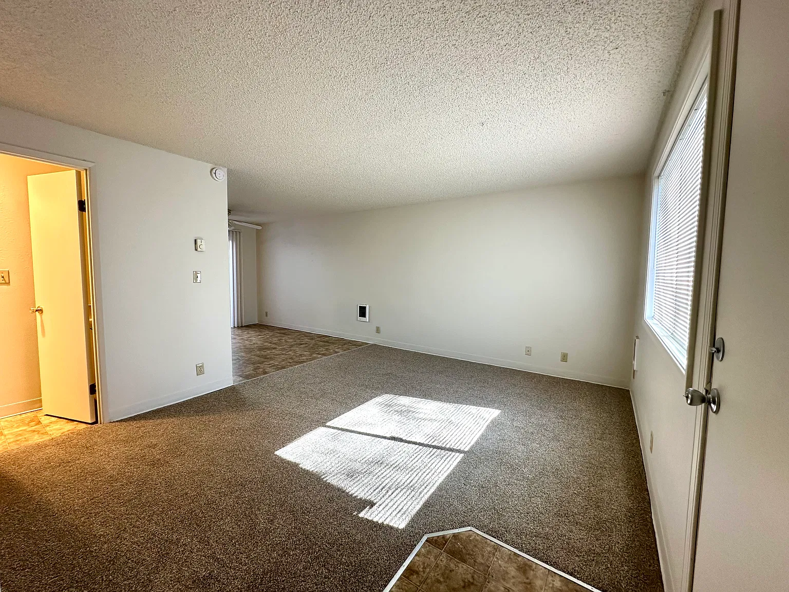 2 bed, 1.5 bath, 864 sqft, $1,625 — Photo 4