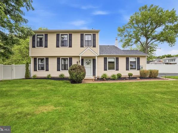 148 Hampton Dr, Langhorne, PA 19047