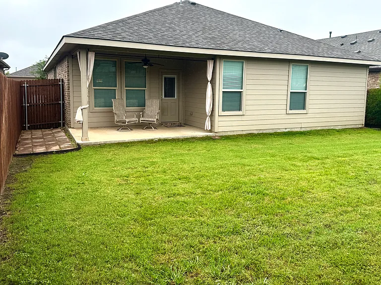 1109 Genola Dr — Photo 15