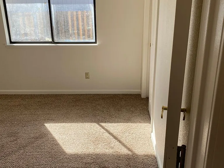 110 Castlemont Dr — Photo 14