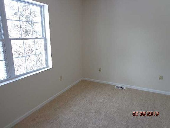 5th image of 404 Lincoln Ave
