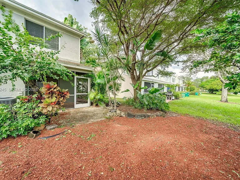8040 Sanibel Dr #8040 — Photo 23