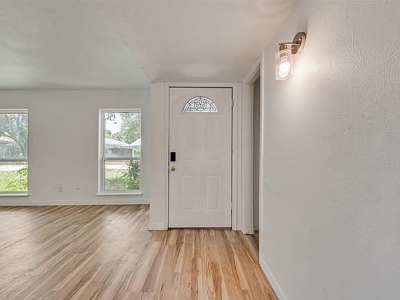 2nd image of 2103 Highbury Rd