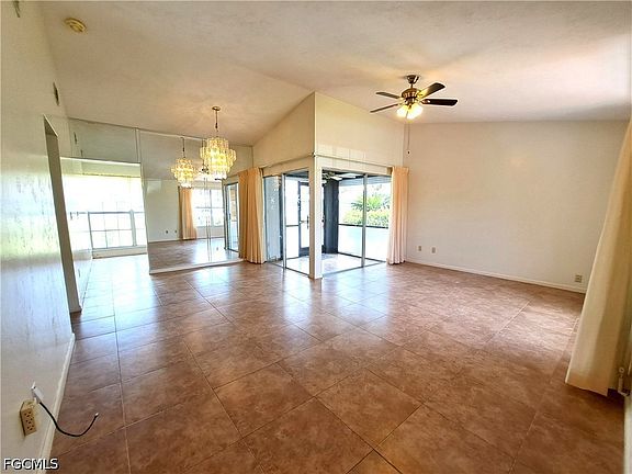 4th image of 10525 Putnam Ct