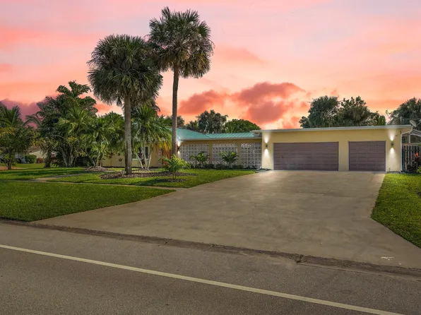 3043 SE Pine Valley Street, Port St Lucie, FL 34952